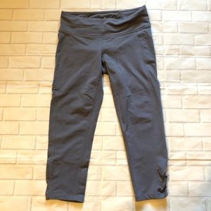 Athleta Workout Capri Pants. Sz Small. Dark gray